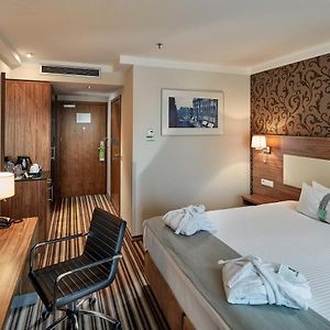 Standard Upper Floors King Room